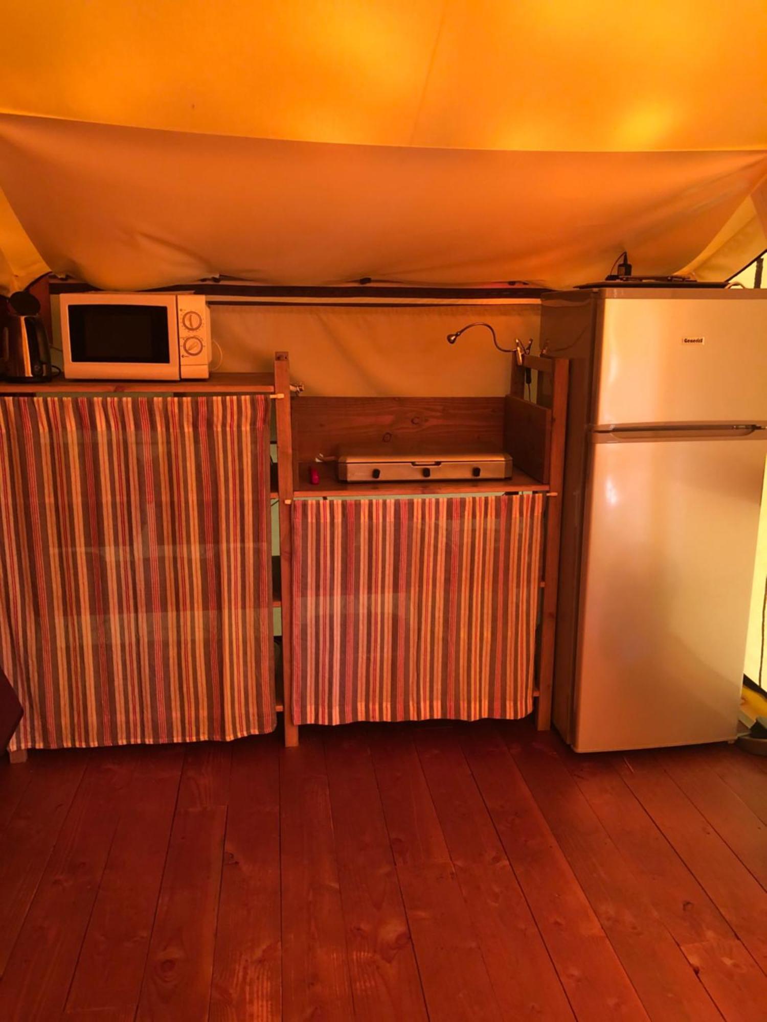 Camping La Chataigneraie Gravieres Room photo